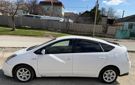 Toyota Prius, 2006 год, 680 000 рублей, 3 фотография