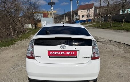 Toyota Prius, 2006 год, 680 000 рублей, 5 фотография