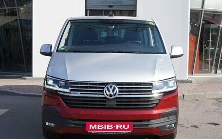 Volkswagen Multivan T6 рестайлинг, 2022 год, 8 750 000 рублей, 2 фотография