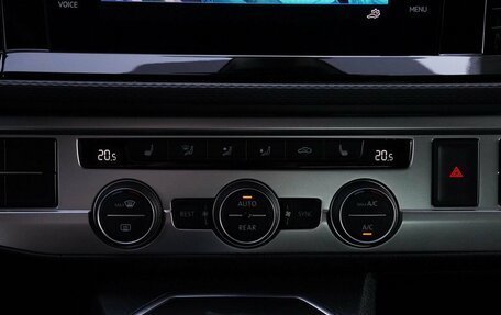 Volkswagen Multivan T6 рестайлинг, 2022 год, 8 750 000 рублей, 20 фотография