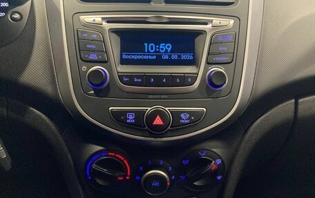 Hyundai Solaris II рестайлинг, 2016 год, 929 000 рублей, 16 фотография