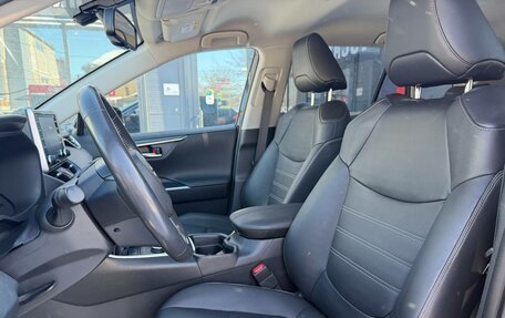 Toyota RAV4, 2020 год, 3 550 000 рублей, 17 фотография