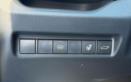 Toyota RAV4, 2020 год, 3 550 000 рублей, 21 фотография