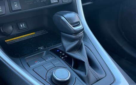 Toyota RAV4, 2020 год, 3 550 000 рублей, 26 фотография