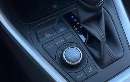 Toyota RAV4, 2020 год, 3 550 000 рублей, 28 фотография