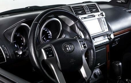 Toyota Land Cruiser Prado 150 рестайлинг 2, 2016 год, 3 685 000 рублей, 15 фотография