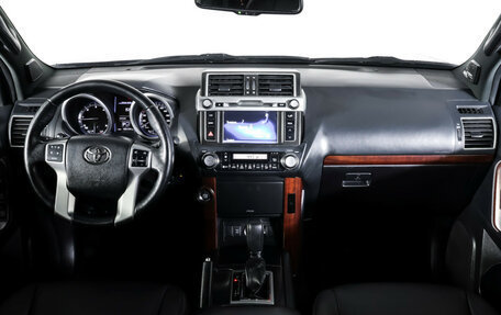 Toyota Land Cruiser Prado 150 рестайлинг 2, 2016 год, 3 685 000 рублей, 13 фотография