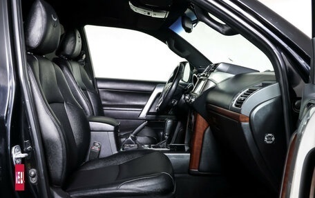 Toyota Land Cruiser Prado 150 рестайлинг 2, 2016 год, 3 685 000 рублей, 11 фотография