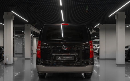 Hyundai H-1 II рестайлинг, 2018 год, 3 000 000 рублей, 6 фотография