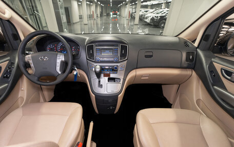 Hyundai H-1 II рестайлинг, 2018 год, 3 000 000 рублей, 8 фотография