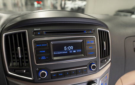 Hyundai H-1 II рестайлинг, 2018 год, 3 000 000 рублей, 16 фотография