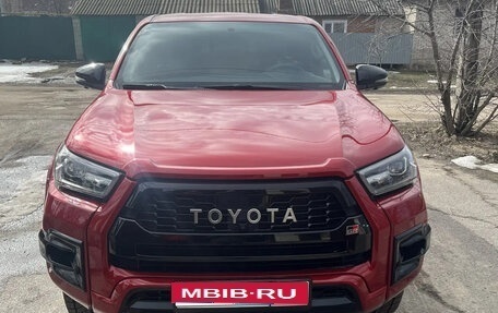 Toyota Hilux VIII, 2022 год, 5 800 000 рублей, 1 фотография