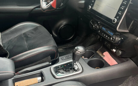 Toyota Hilux VIII, 2022 год, 5 800 000 рублей, 14 фотография