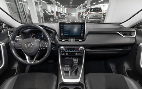 Toyota RAV4, 2022 год, 3 840 000 рублей, 8 фотография