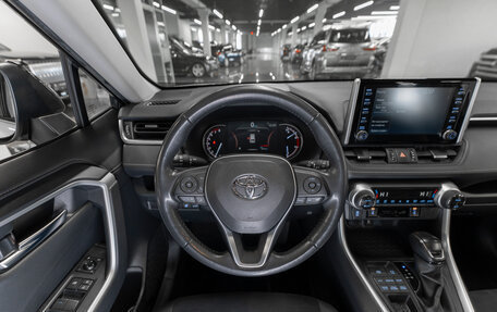 Toyota RAV4, 2022 год, 3 840 000 рублей, 10 фотография