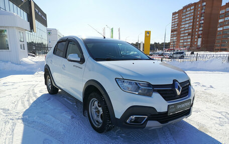 Renault Logan II, 2022 год, 1 070 000 рублей, 5 фотография