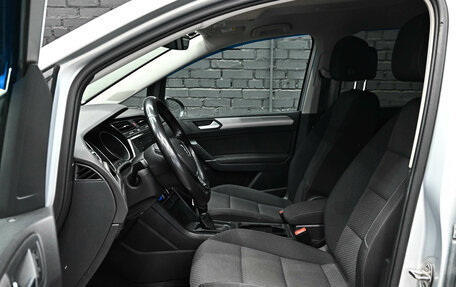 Volkswagen Touran III, 2019 год, 2 030 000 рублей, 10 фотография