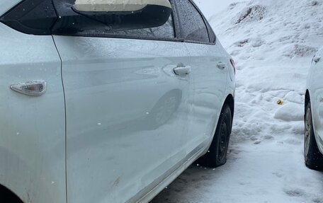 Hyundai Solaris II рестайлинг, 2018 год, 580 000 рублей, 4 фотография