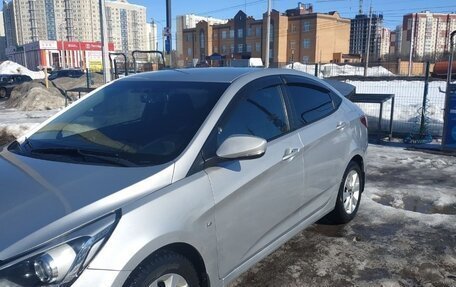 Hyundai Solaris II рестайлинг, 2016 год, 635 000 рублей, 2 фотография