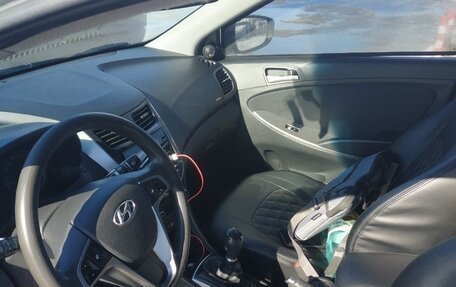 Hyundai Solaris II рестайлинг, 2016 год, 635 000 рублей, 20 фотография