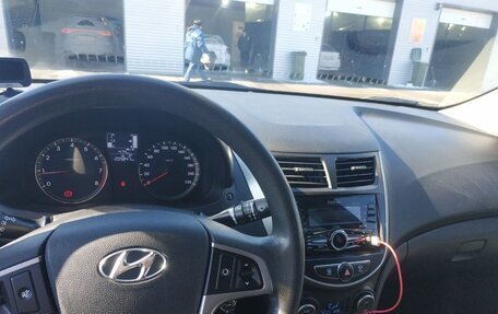 Hyundai Solaris II рестайлинг, 2016 год, 635 000 рублей, 25 фотография