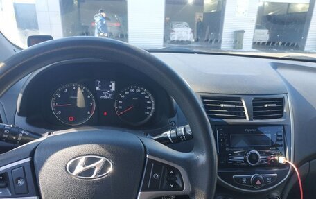 Hyundai Solaris II рестайлинг, 2016 год, 635 000 рублей, 24 фотография