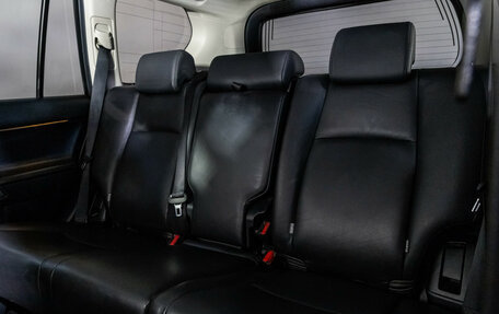 Toyota Land Cruiser Prado 150 рестайлинг 2, 2017 год, 3 599 000 рублей, 15 фотография