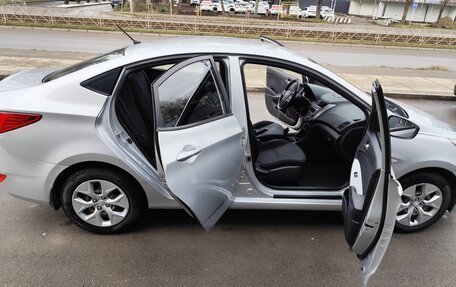 Hyundai Solaris II рестайлинг, 2014 год, 810 000 рублей, 3 фотография