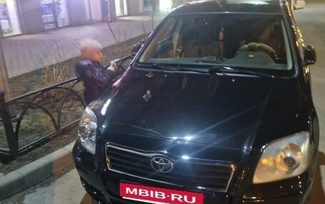 Toyota Avensis III рестайлинг, 2004 год, 550 000 рублей, 4 фотография