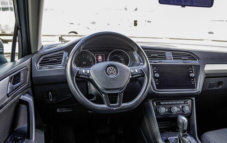 Volkswagen Tiguan II, 2019 год, 2 398 000 рублей, 10 фотография