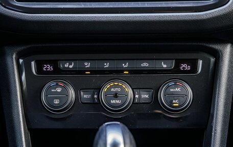 Volkswagen Tiguan II, 2019 год, 2 398 000 рублей, 19 фотография