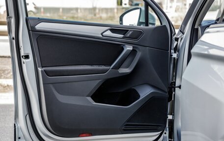 Volkswagen Tiguan II, 2019 год, 2 398 000 рублей, 22 фотография