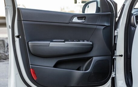 KIA Sportage IV рестайлинг, 2021 год, 2 398 000 рублей, 30 фотография