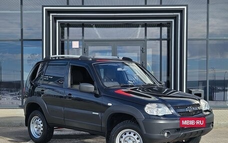 Chevrolet Niva I рестайлинг, 2015 год, 649 000 рублей, 3 фотография