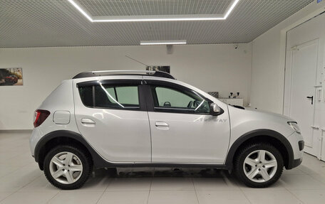 Renault Sandero II рестайлинг, 2017 год, 995 000 рублей, 4 фотография