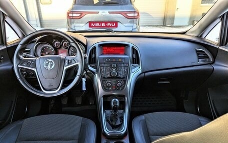 Opel Astra J, 2011 год, 545 000 рублей, 13 фотография