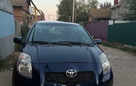 Toyota Yaris III рестайлинг, 2008 год, 620 000 рублей, 2 фотография