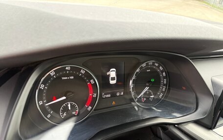 Skoda Octavia IV, 2021 год, 2 350 000 рублей, 12 фотография