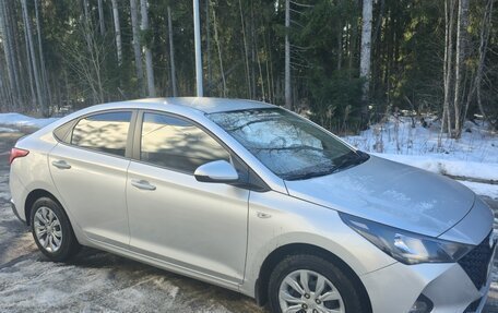 Hyundai Solaris II рестайлинг, 2021 год, 1 340 000 рублей, 1 фотография