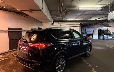 Toyota RAV4, 2019 год, 3 800 000 рублей, 2 фотография