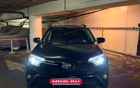 Toyota RAV4, 2019 год, 3 800 000 рублей, 6 фотография