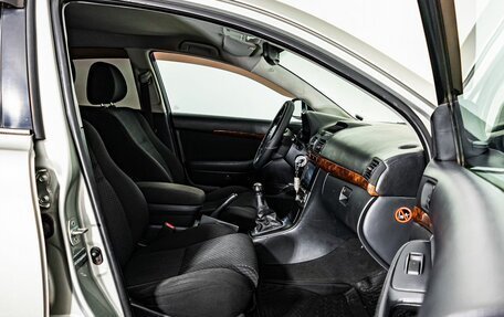 Toyota Avensis III рестайлинг, 2005 год, 680 000 рублей, 11 фотография