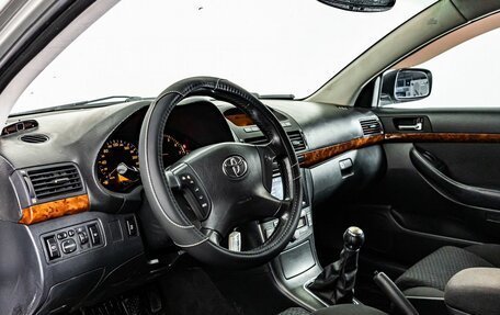 Toyota Avensis III рестайлинг, 2005 год, 680 000 рублей, 14 фотография