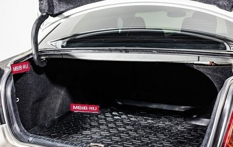 Toyota Avensis III рестайлинг, 2005 год, 680 000 рублей, 25 фотография