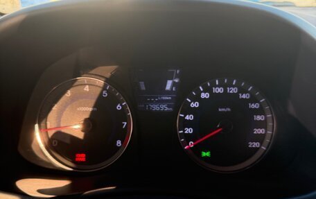 Hyundai Solaris II рестайлинг, 2011 год, 650 000 рублей, 12 фотография