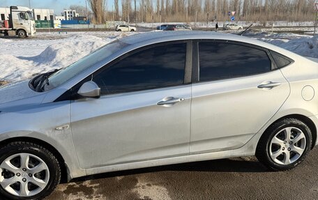 Hyundai Solaris II рестайлинг, 2011 год, 650 000 рублей, 4 фотография