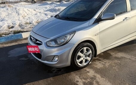 Hyundai Solaris II рестайлинг, 2011 год, 650 000 рублей, 3 фотография