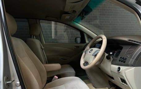 Toyota ISis I, 2010 год, 1 000 000 рублей, 7 фотография