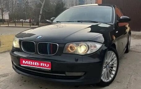 BMW 1 серия, 2009 год, 990 000 рублей, 1 фотография