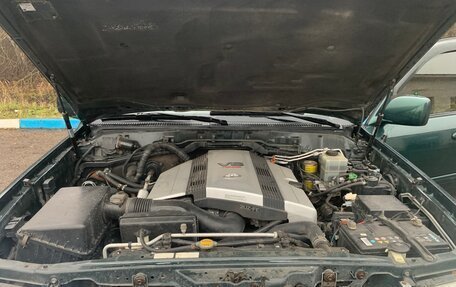 Toyota Land Cruiser 100 рестайлинг 2, 2000 год, 1 600 000 рублей, 7 фотография